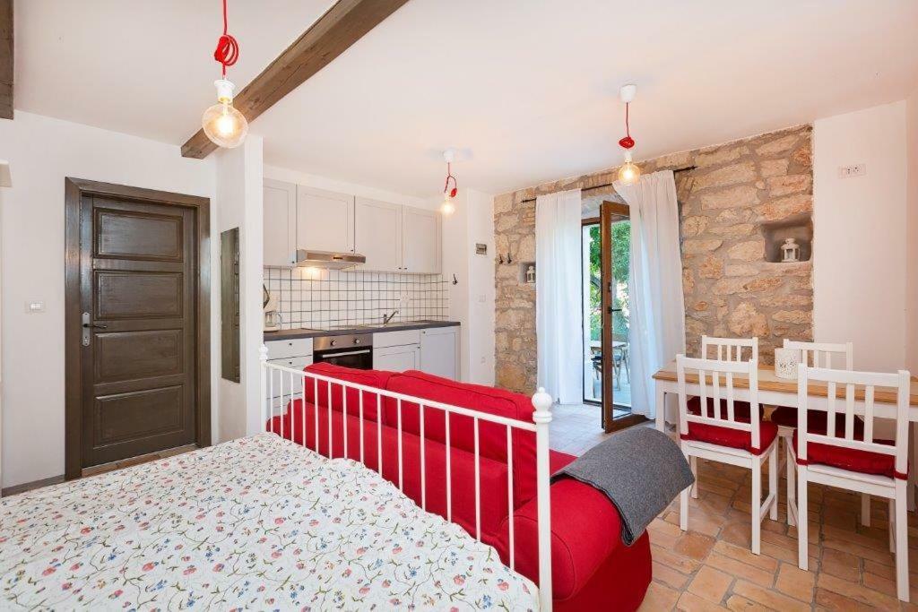 Old Town Studio And Apartment Vrsar Eksteriør bilde